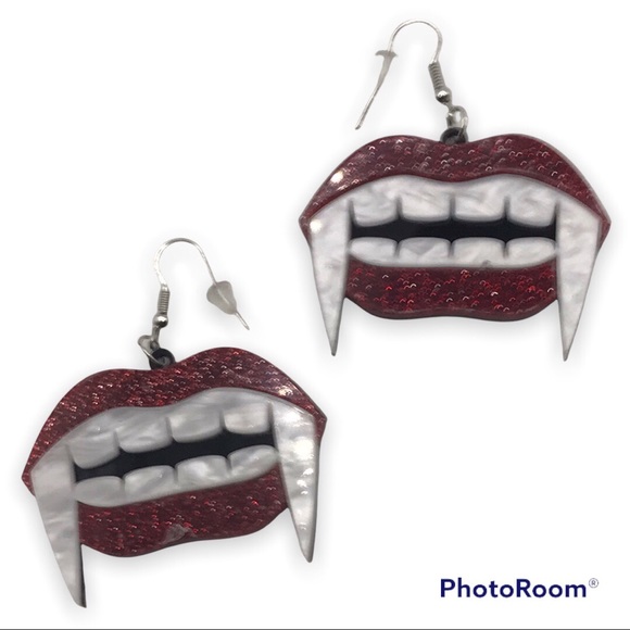 Vampire Fang Earrings Goth Gothic new - Picture 2 of 3